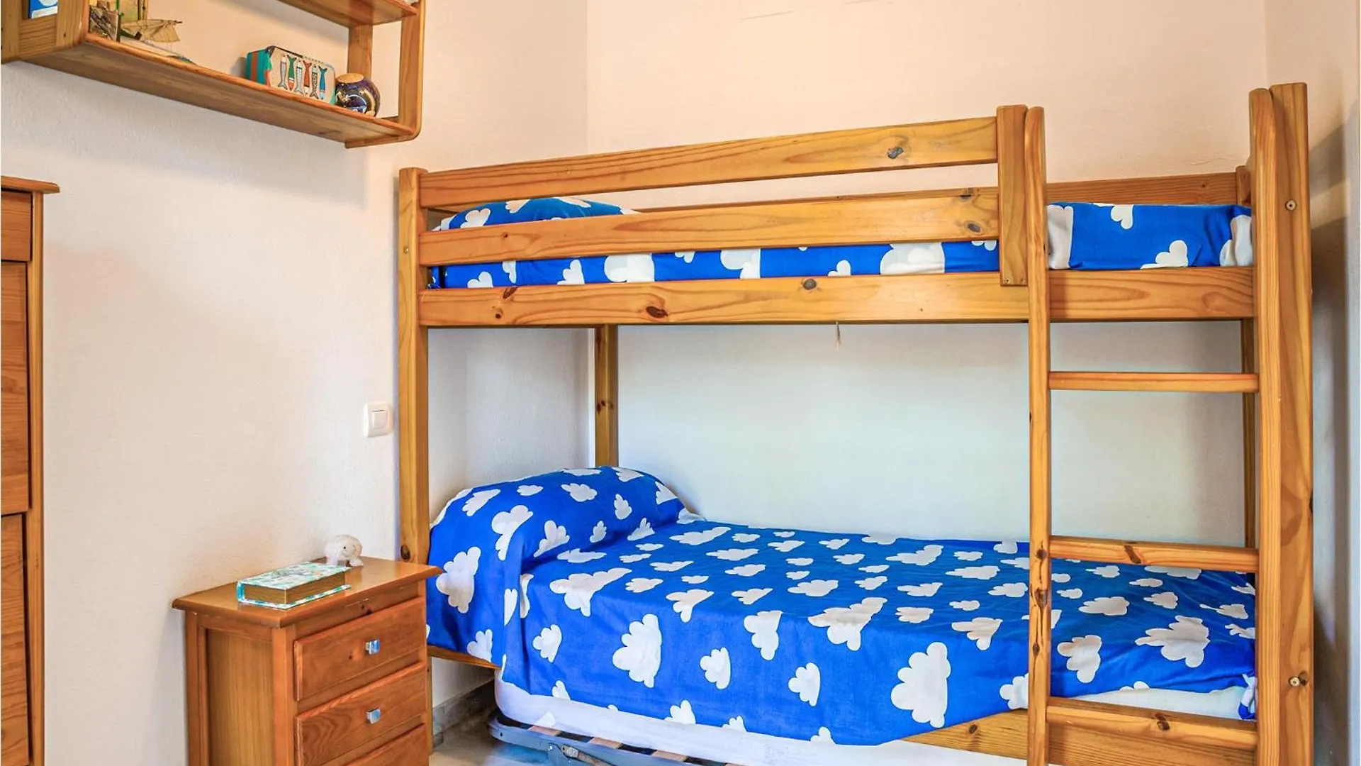 2 Bedroom Stunning Home In Isla Cristina Spain